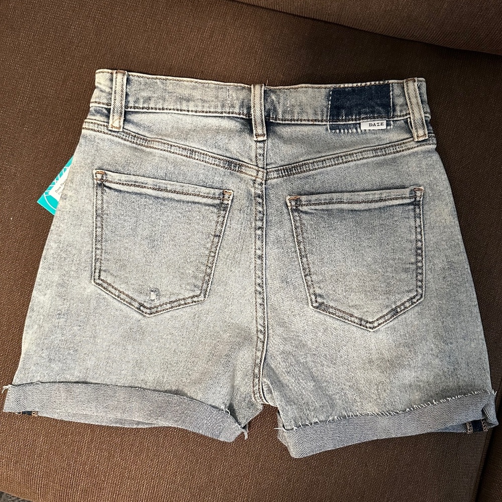 Shorts - Picture 3 of 3